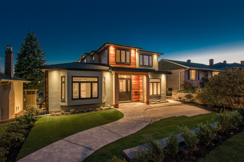 What to Know Before Building Your Luxury Custom Home: Avoiding 6 Common Pitfalls